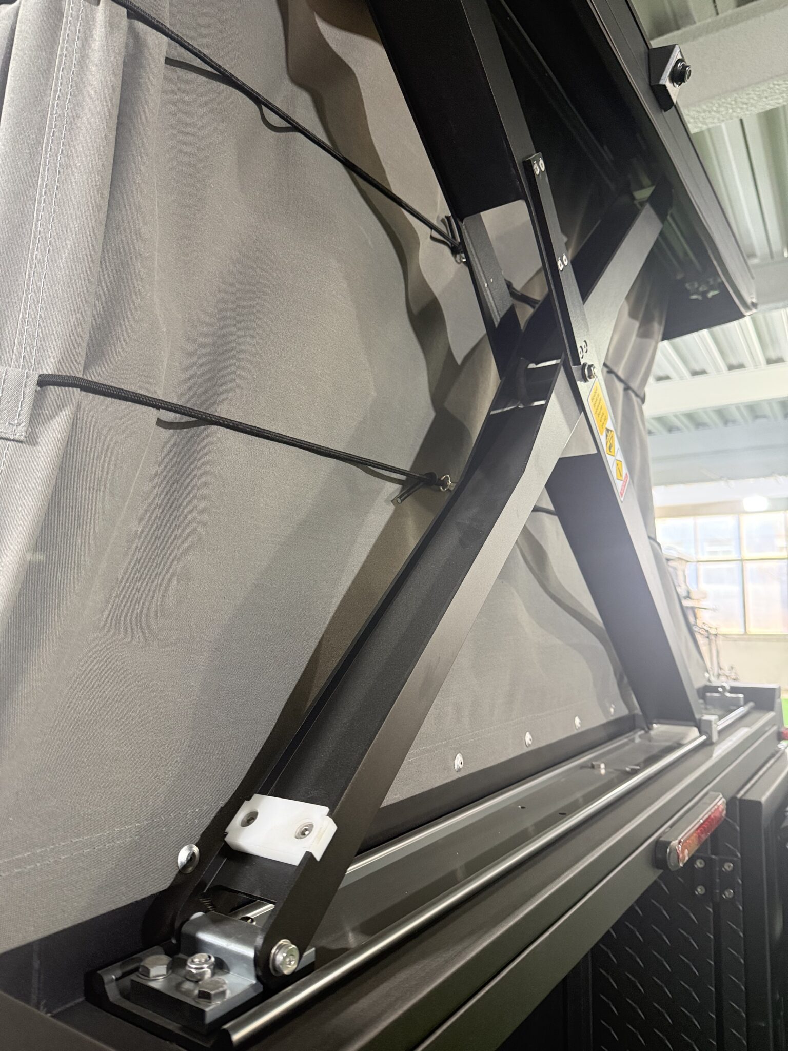 Pop-up roof system